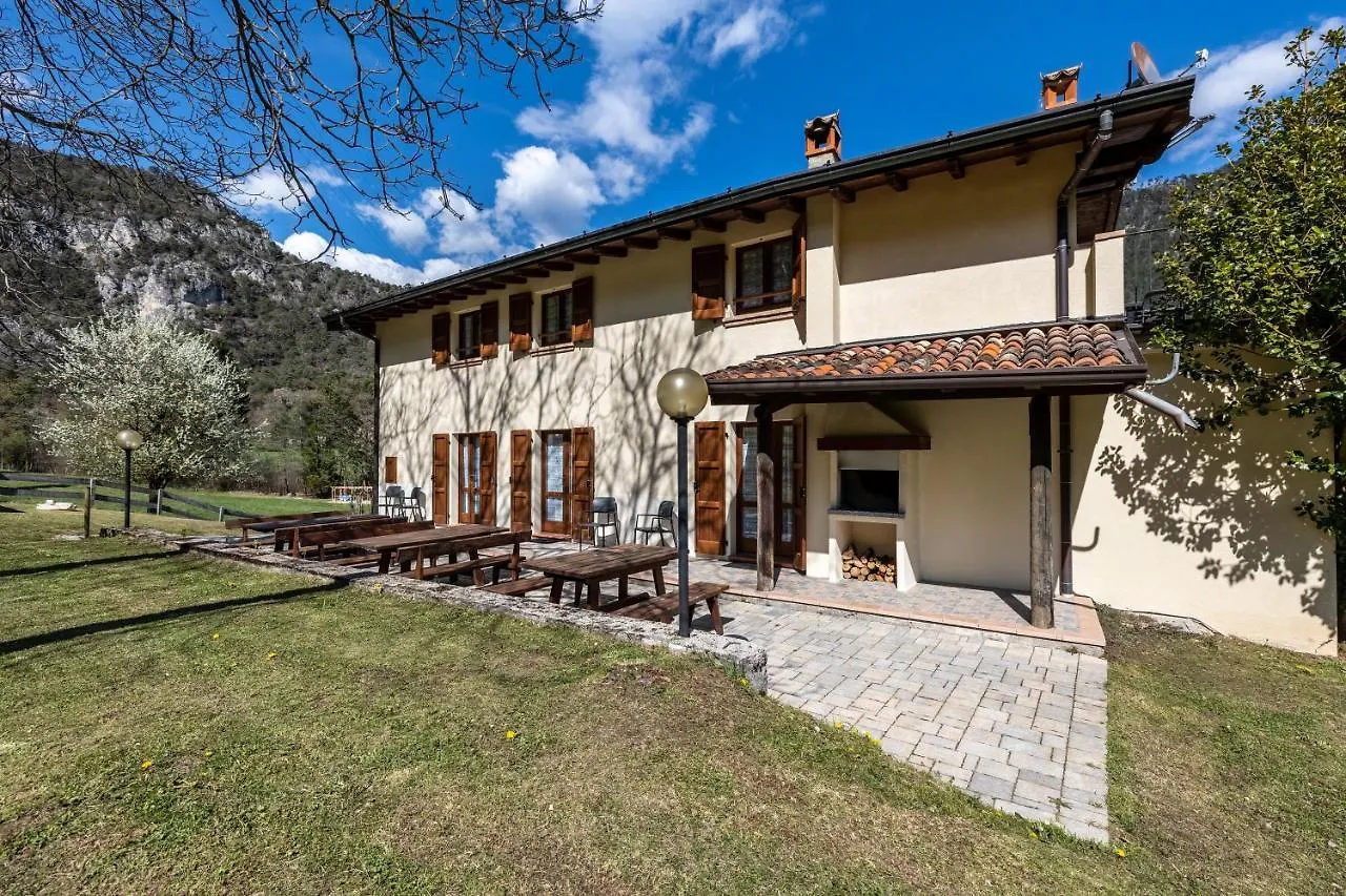 Agriturismo Val D' Egoi 1 Tremosine 0*,